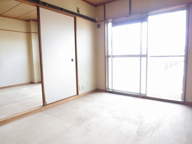 片山マンション ベッドルーム